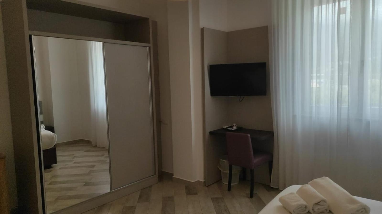 La Perla Del Tirreno Guest House Sapri Kültér fotó